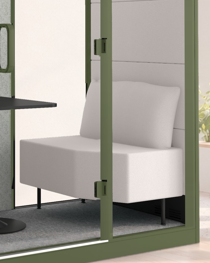 Calma Medium interior corner in close-up: felt panel, seat and table edge